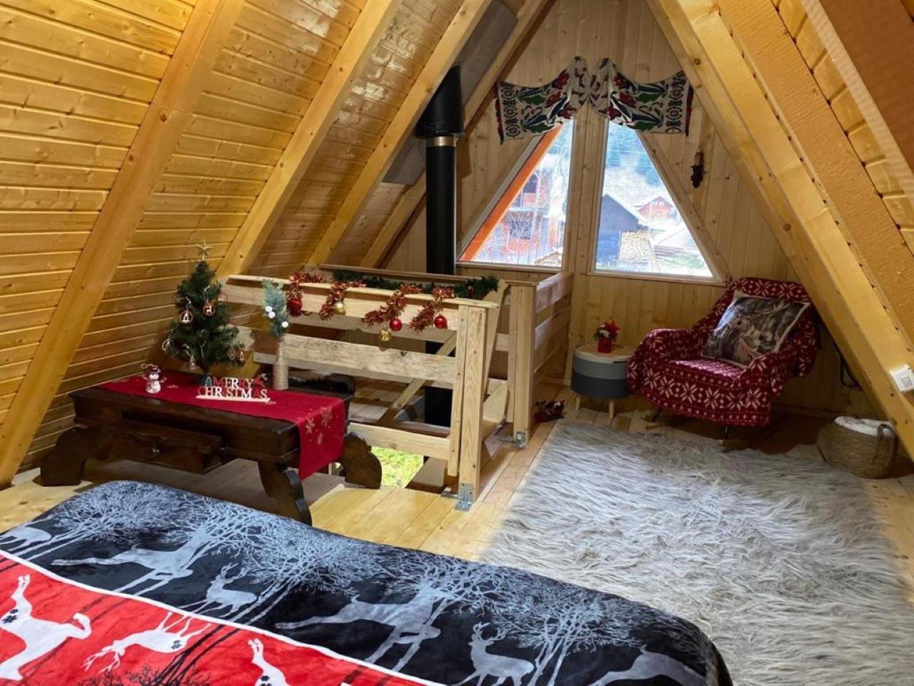 Rucăr Cabanutze Saticヴィラ エクステリア 写真
