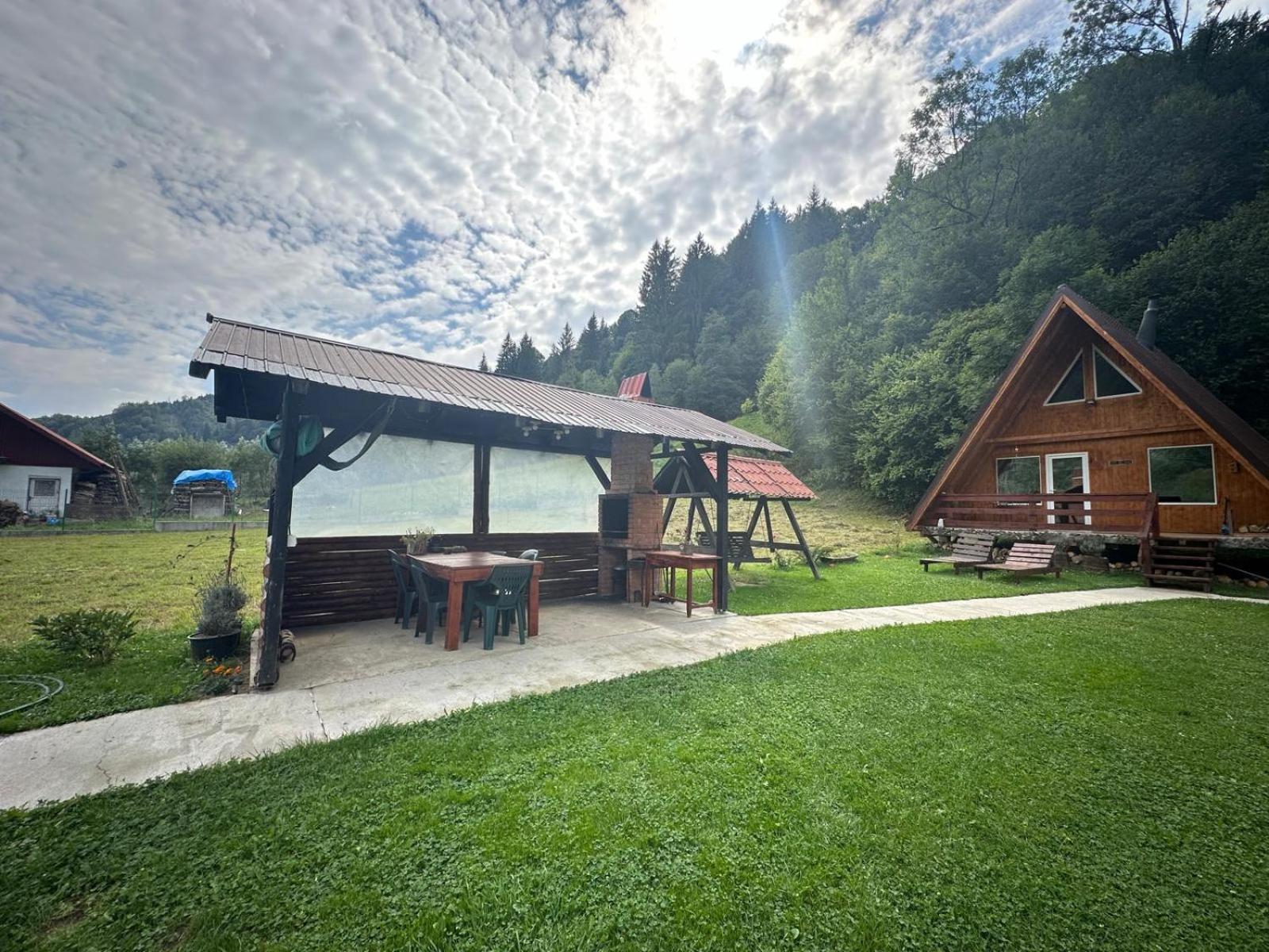 Rucăr Cabanutze Saticヴィラ エクステリア 写真